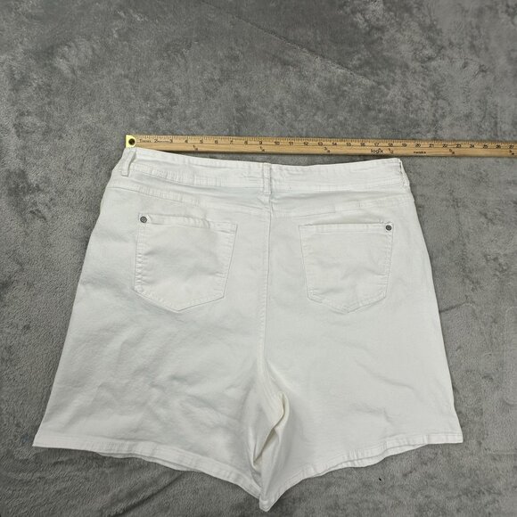 C Established‎ 1946 Women's White Shorts Size 20W Stretch - Picture 5 of 8